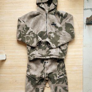 FEAR OF GOD ESSENTIALS POLAR FLEECE HOODIE AND JOGGERS - CAMO SIZE M SWEATSUIT